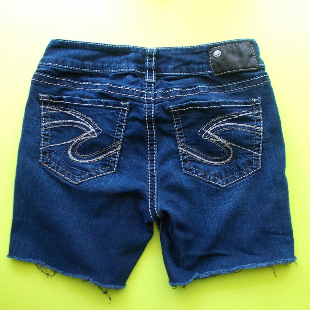 SILVER SUKI MID SKINNY Cut-off Jeans Size W27 Dark Blue EUC